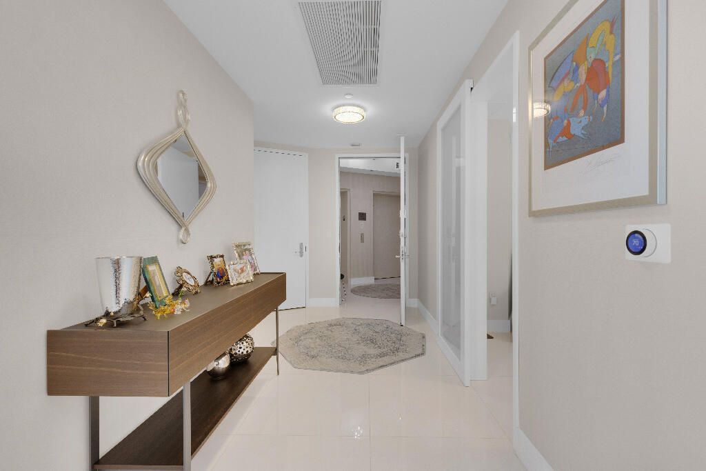 15811 Collins Avenue, Unit 2207, Sunny Isles Beach, FL 33160 Photo