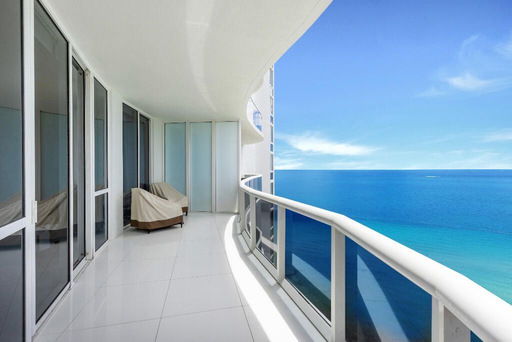 15811 Collins Avenue, Unit 2207, Sunny Isles Beach, FL 33160 Photo