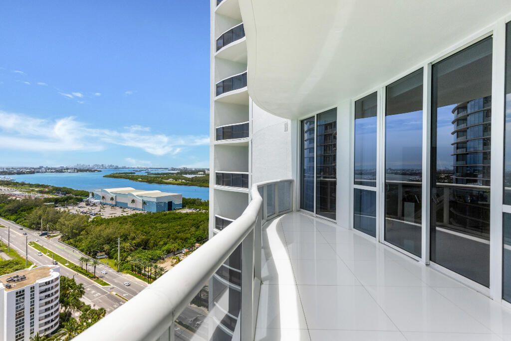 15811 Collins Avenue, Unit 2207, Sunny Isles Beach, FL 33160 Photo