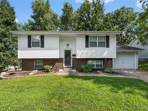 841 Greensferry Road , Jackson, MO 63755