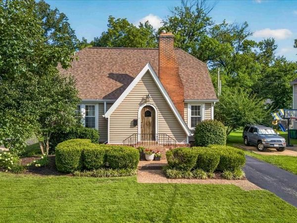 222 Central Avenue , Webster Groves, MO 63119
