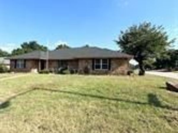 1325 Florentine Drive , Fort Worth, TX 76134