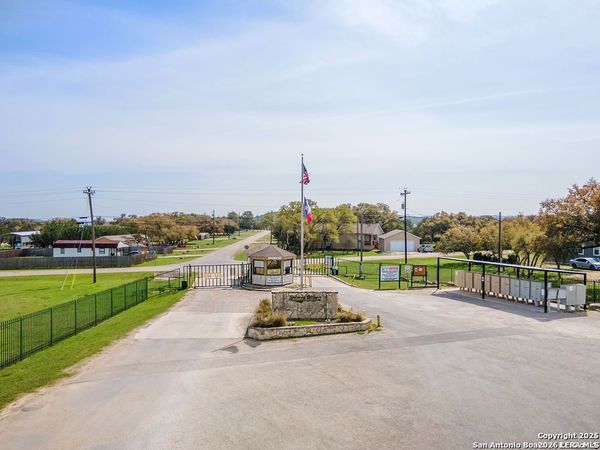 194 LOT 83 PR 1516, Bandera, TX 78003