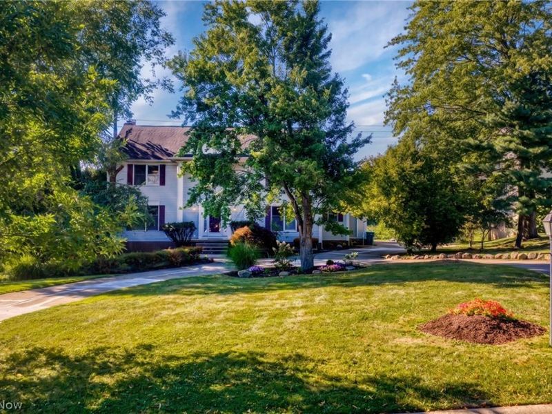 111 Waverly Lane, Chagrin Falls, OH 44022 Photo 2