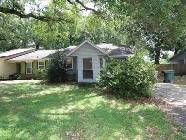 6201 Forest Pines Dr, Pensacola, FL 32526