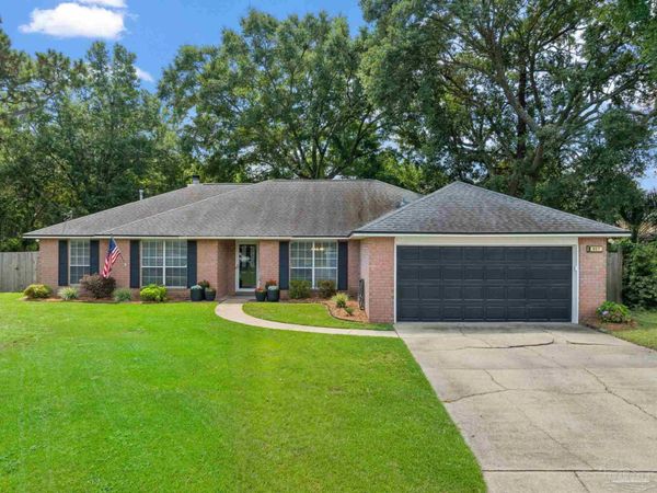 907 Ridge View Dr, Pensacola, FL 32514