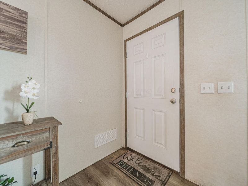 5965 Harrisburg Georgesville Road, Unit 8, Grove City, OH 43123 Photo 4