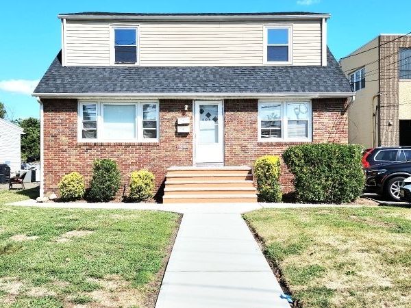 409 Market St, Unit 2, Elmwood Park, NJ 07407