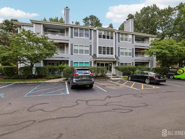 1702 Tanglewood Court, Helmetta, NJ 08828