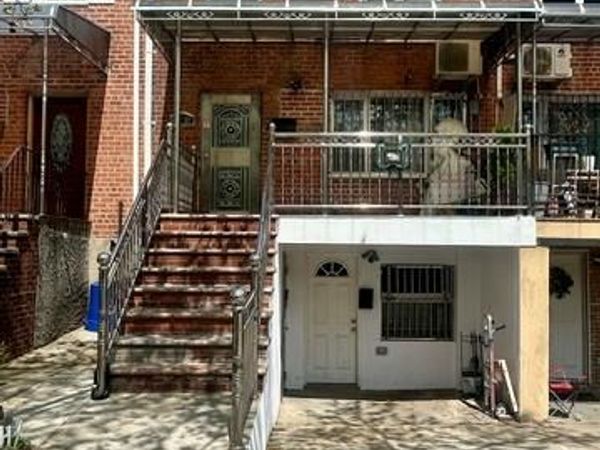 14437 Melbourne Avenue , Flushing, NY 11367