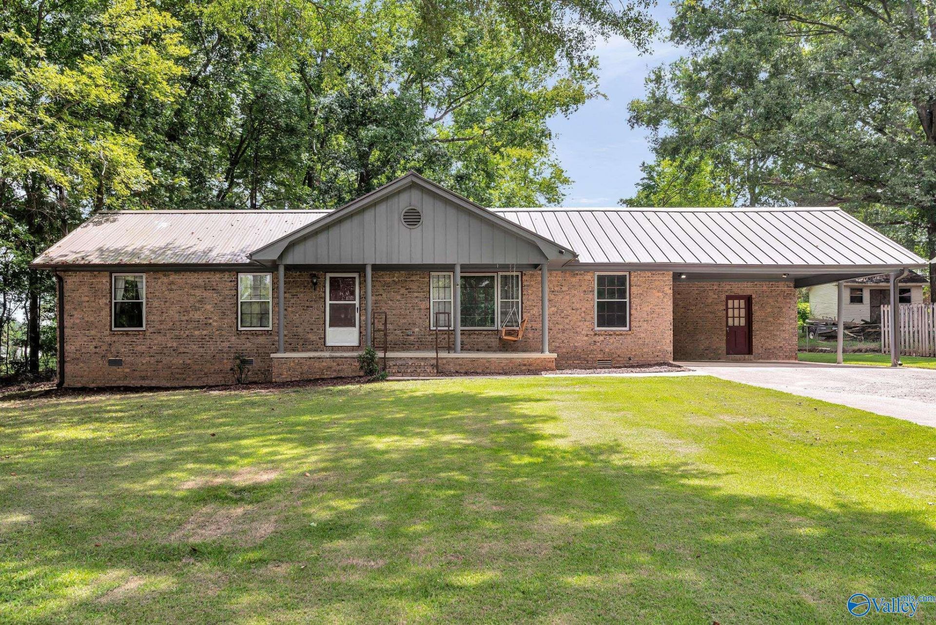 302 County Road 455, Killen, AL 35645 Main Photo