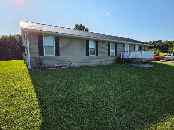 2057 Harden , Mount Perry, OH 43760