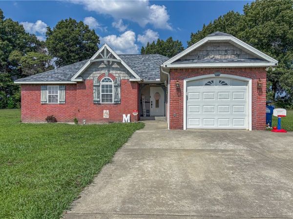 1067 Mercedes Drive, Harrison, AR 72601