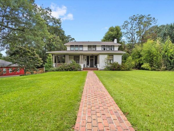 1622 N 5th Ave., Laurel, MS 39440