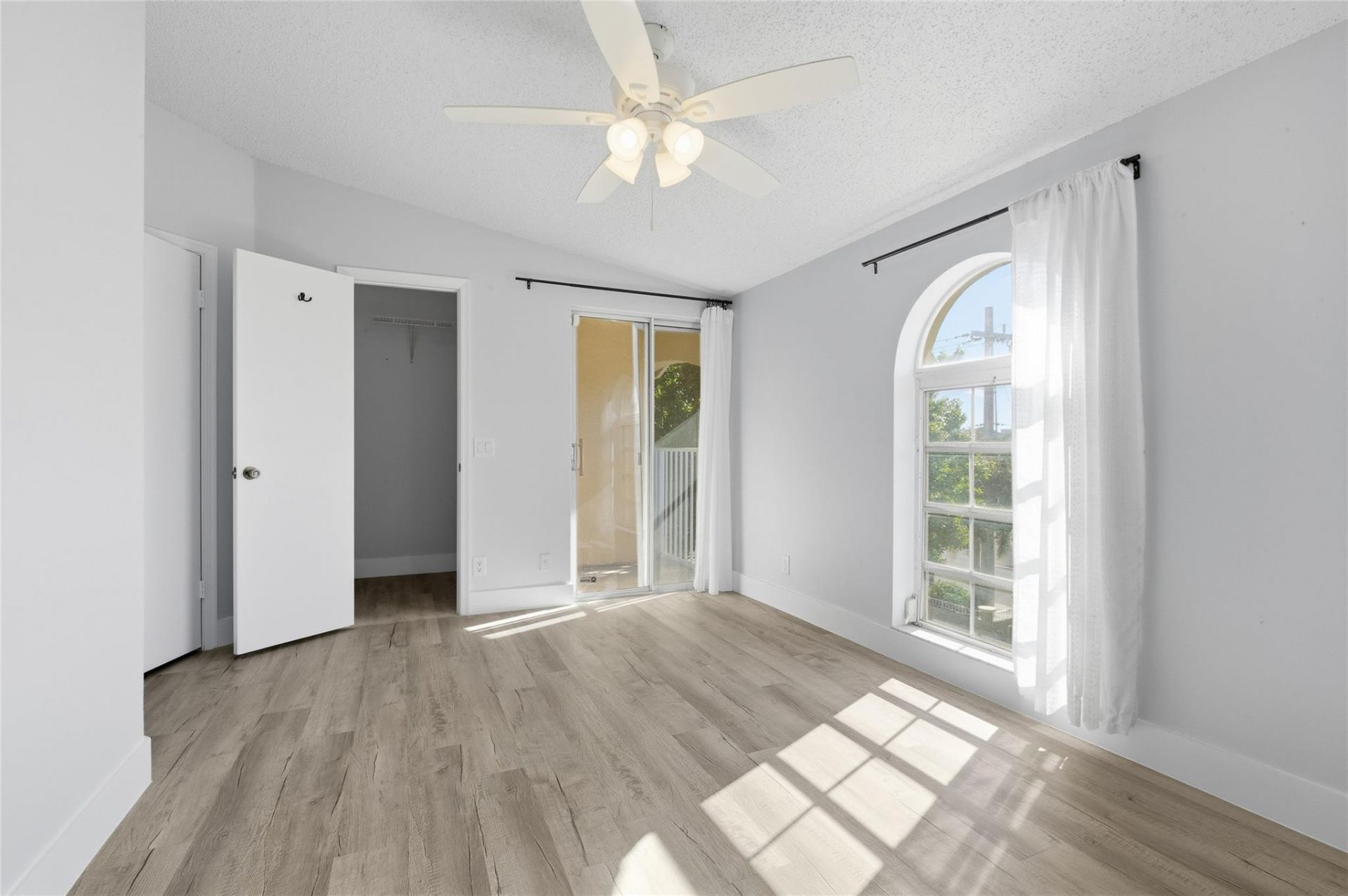2381 NE 14th Street Causeway, Unit 206, Pompano Beach, FL 33062 Photo