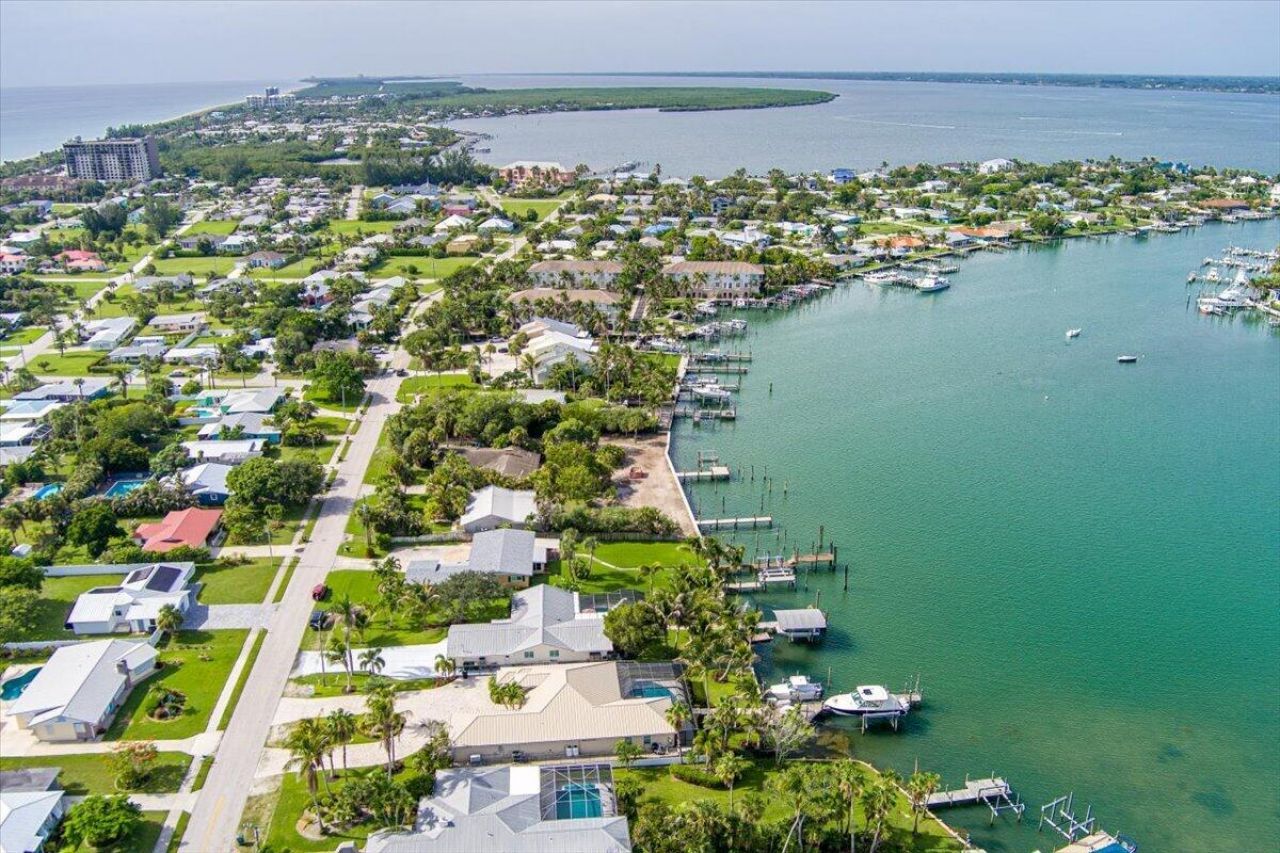 309 Fernandina Street, Hutchinson Island, FL 34949 Photo