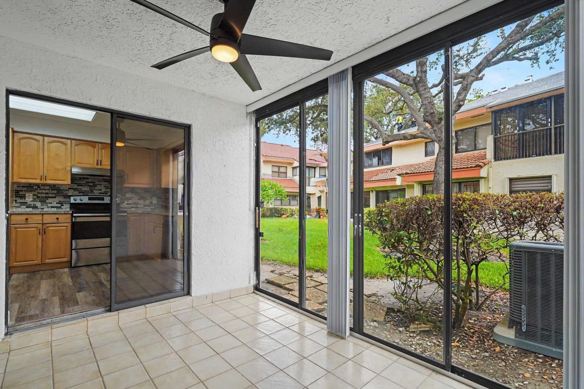 3405 Emerald Oaks Drive, Hollywood, FL 33021 Photo