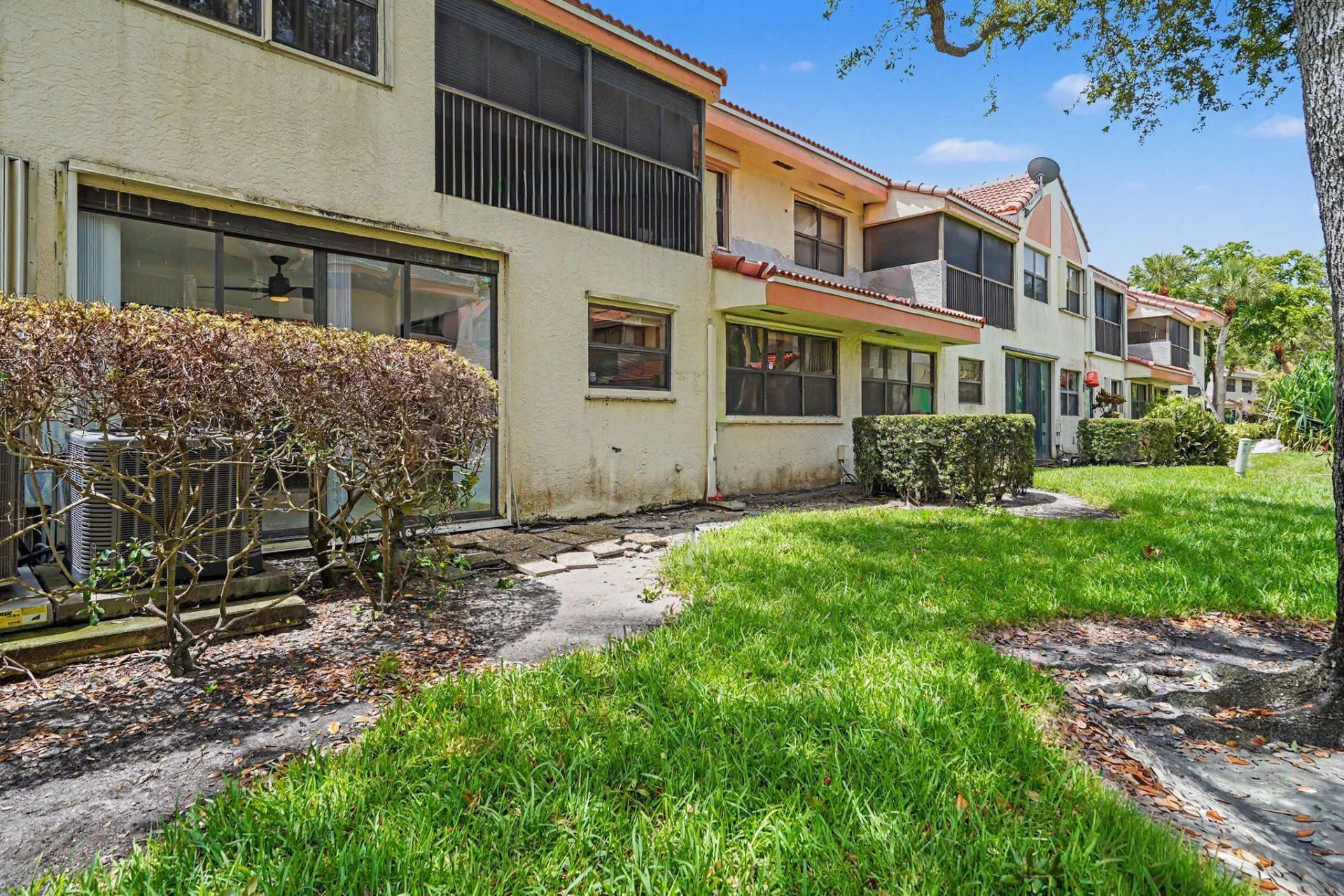 3405 Emerald Oaks Drive, Hollywood, FL 33021 Photo
