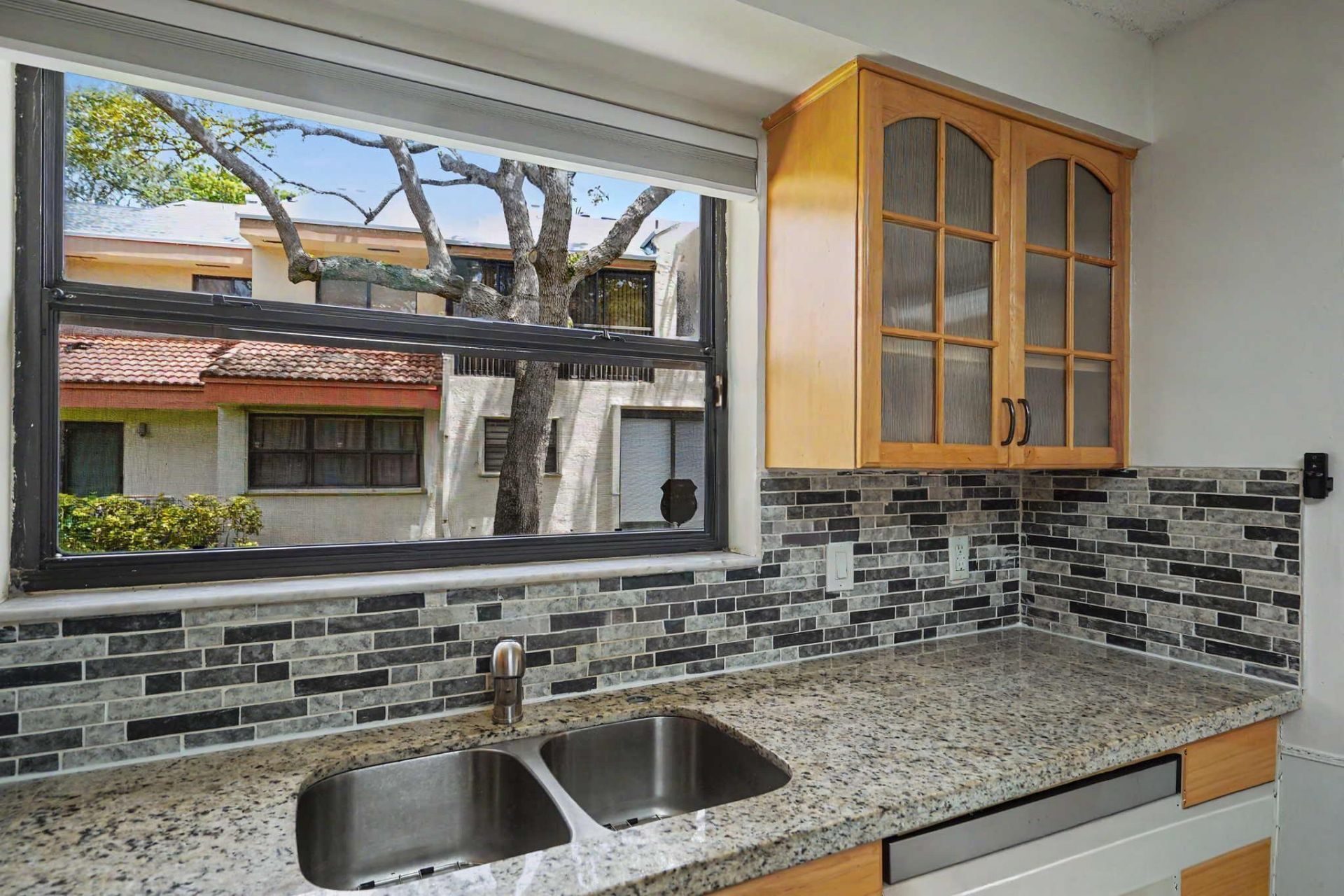 3405 Emerald Oaks Drive, Hollywood, FL 33021 Photo