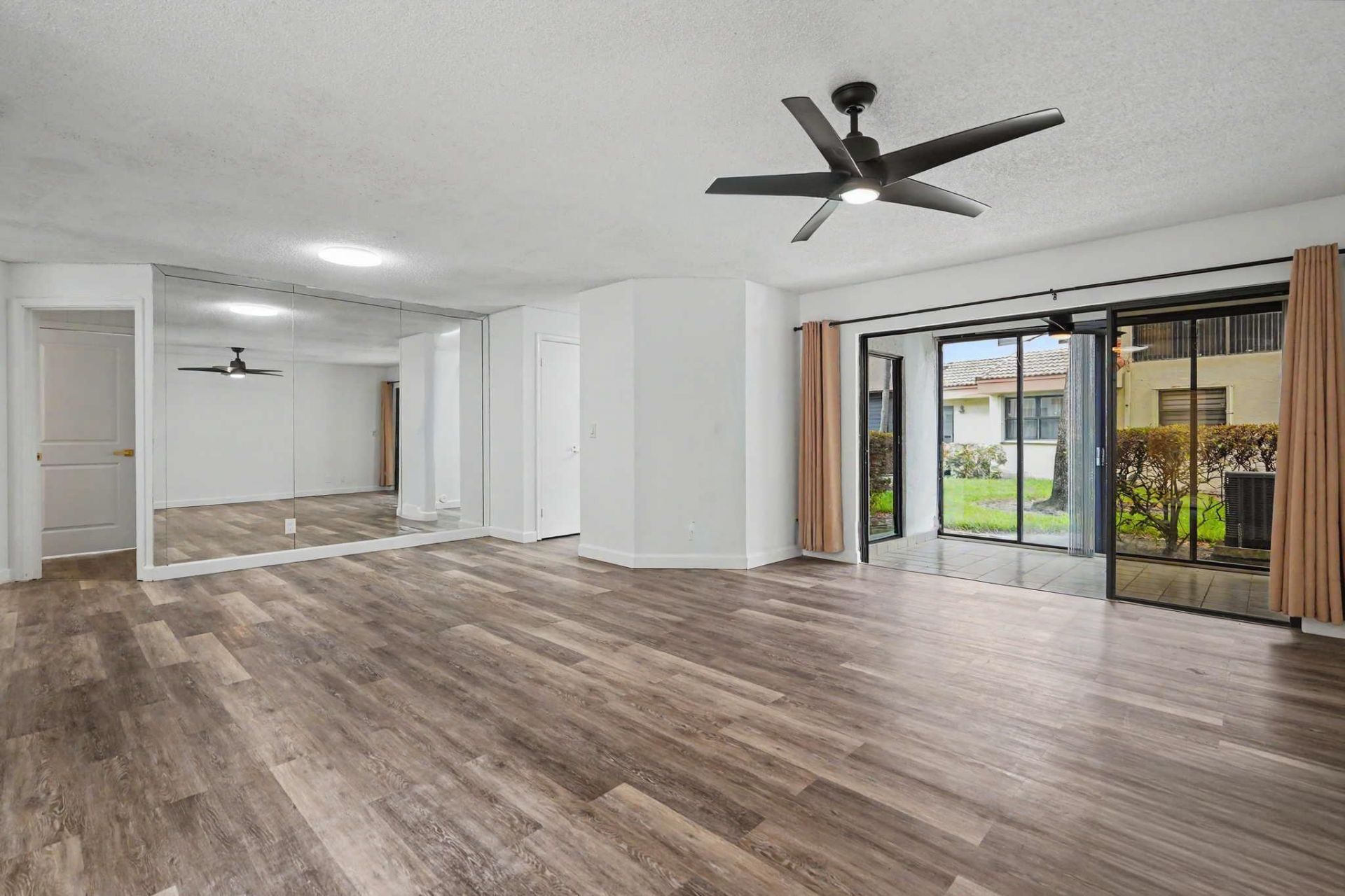 3405 Emerald Oaks Drive, Hollywood, FL 33021 Photo