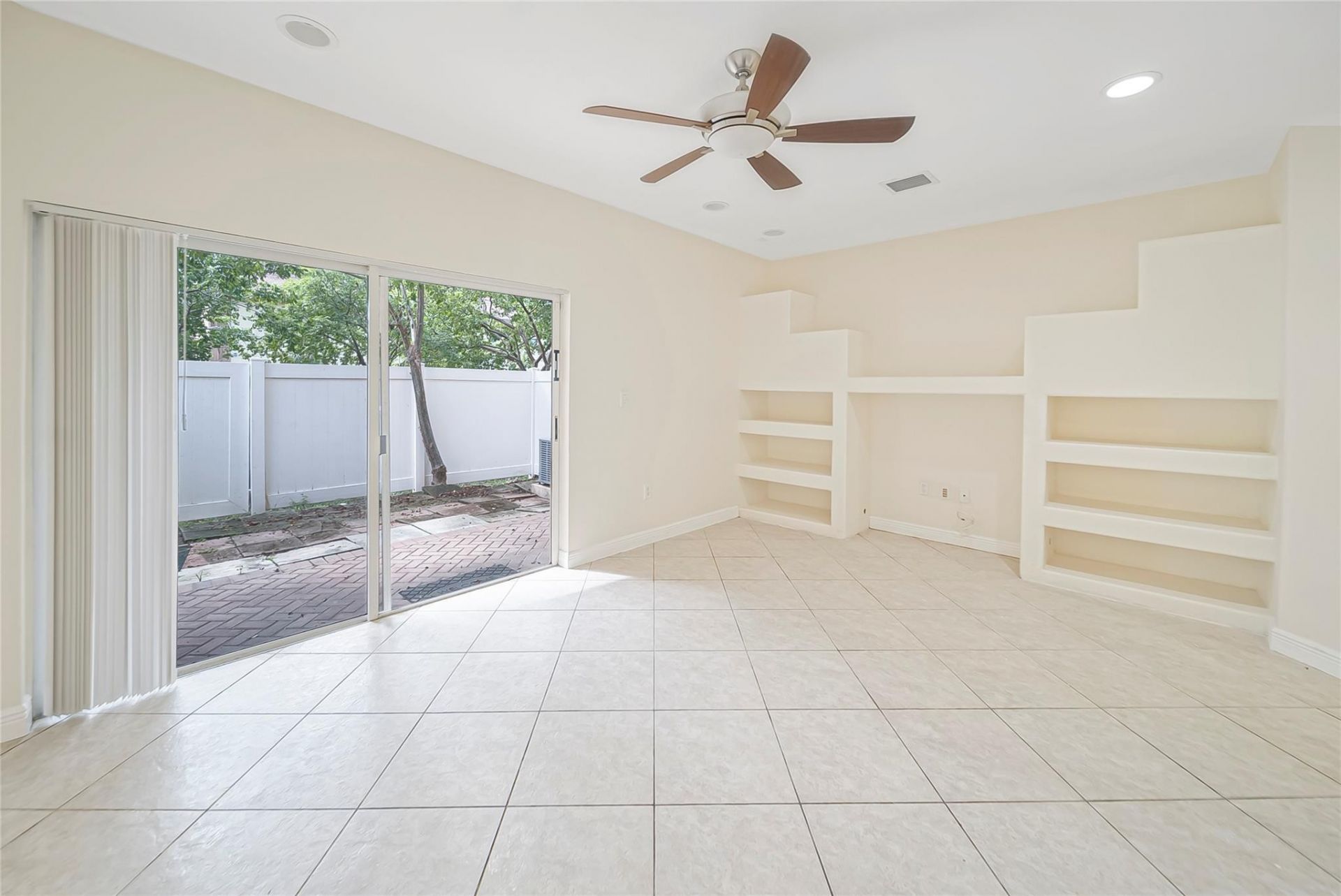 6603 Catalina Lane, Tamarac, FL 33321 Photo