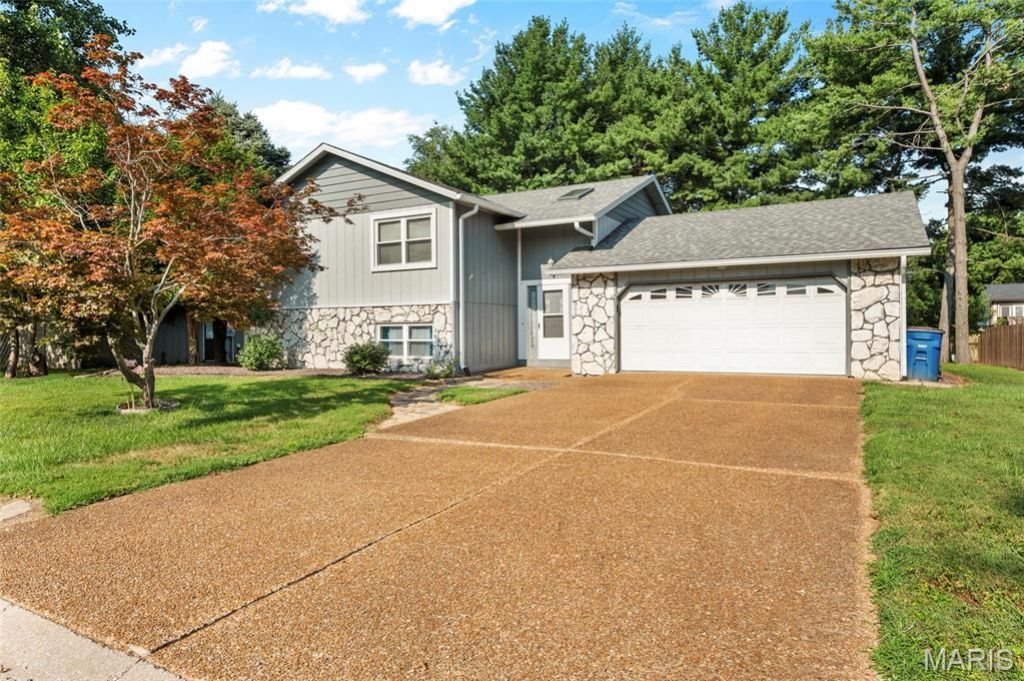 404 Lindenwood Drive, Troy, IL 62294 Main Photo