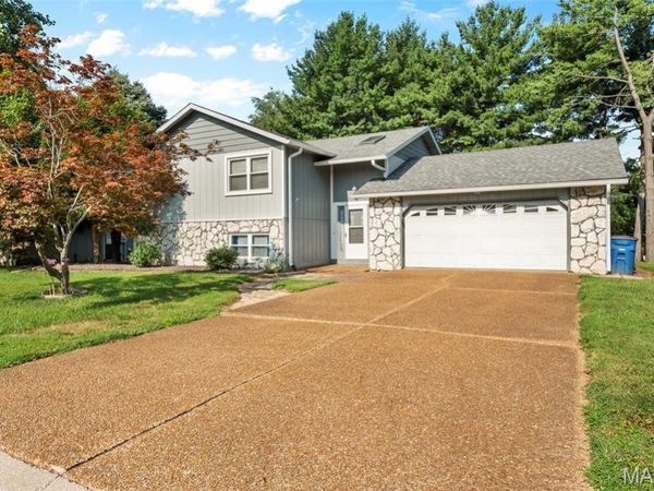 404 Lindenwood Drive, Troy, IL 62294