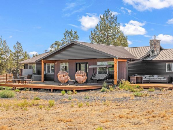 7043 SW Highland Drive, Powell Butte, OR 97753