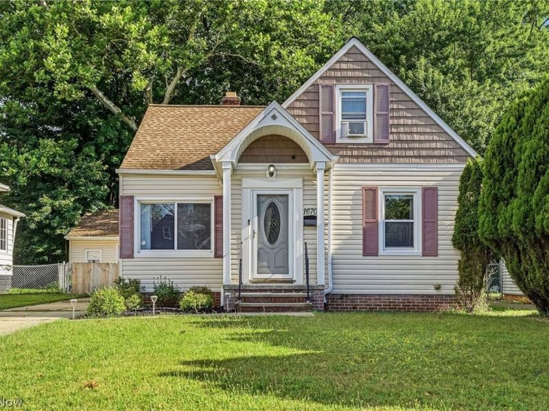 16705 Raymond Street, Maple Heights, OH 44137 Photo 1