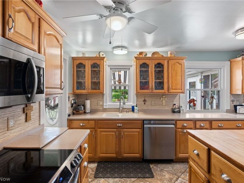 3740 Higley Road, Rocky River, OH 44116 Photo 5