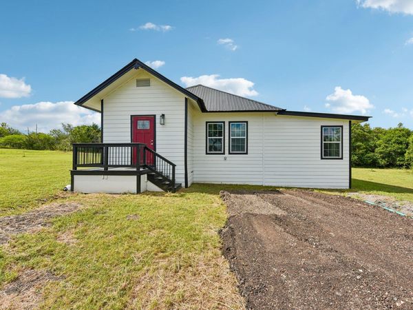 507 W 1st ST, Flatonia, TX 78941