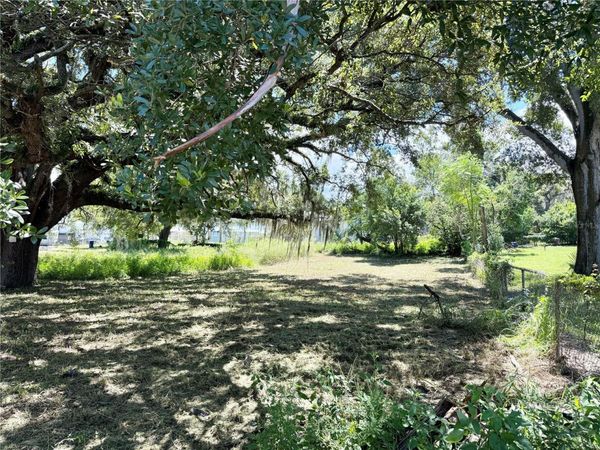 4621 E LAKE AVENUE, TAMPA, FL 33610