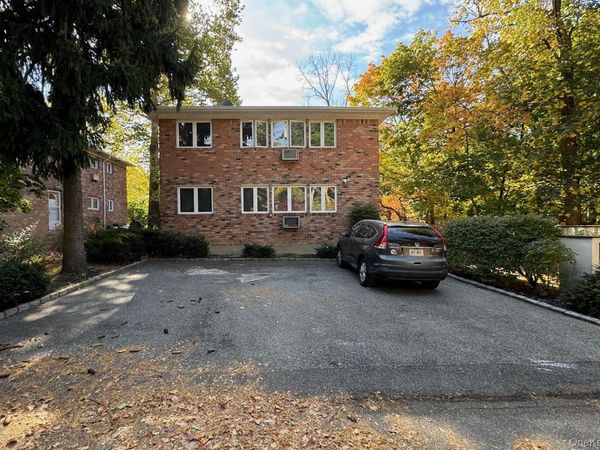 14 Cornwall Lane , Port Washington, NY 11050