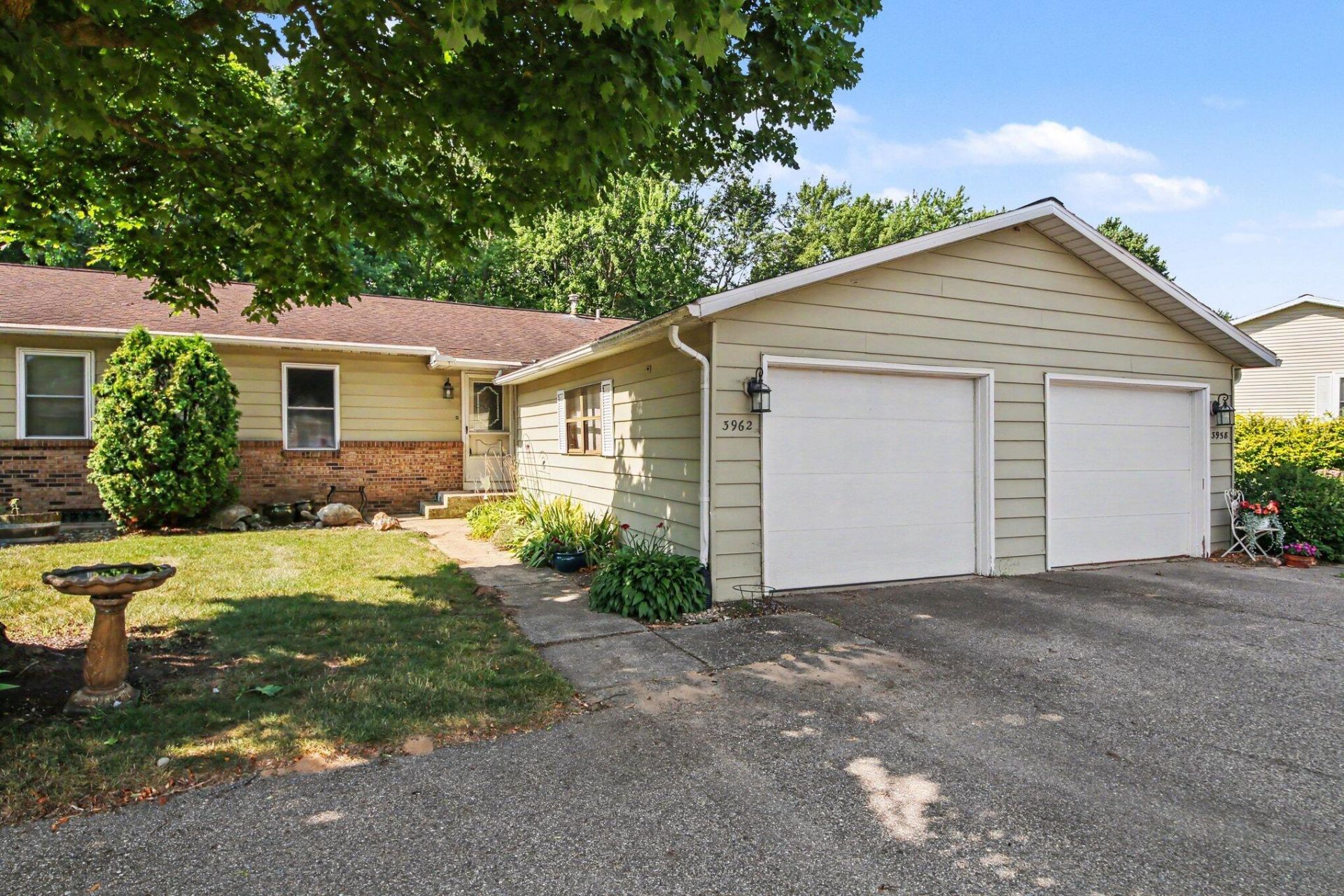 3962 Monte Carlo Court Se, Unit 9, Kentwood, MI 49512 Main Photo