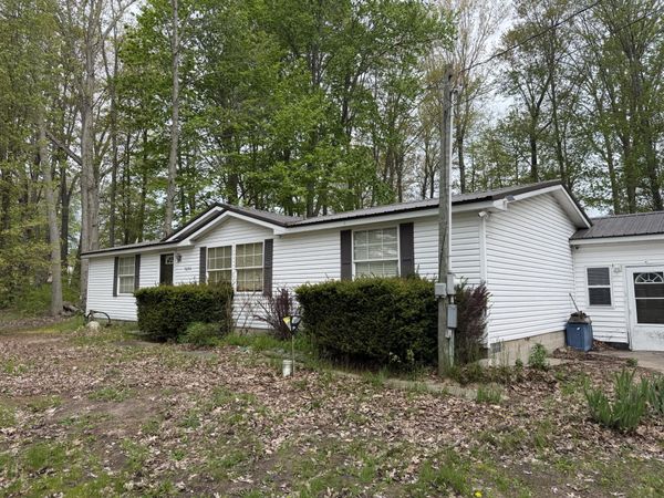 5692 E Loop Road, Hesperia, MI 49421