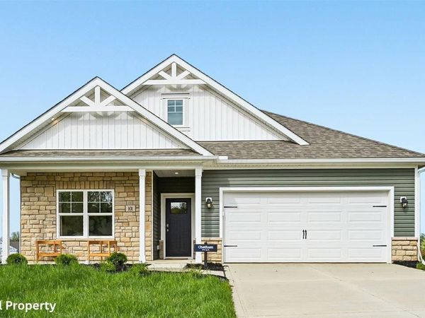 1120 Sherwood Loop , Bellefontaine, OH 43311