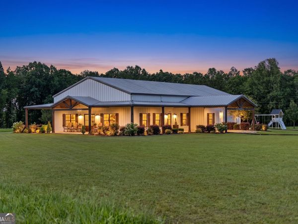 318 Cass Burnham Road, Eastman, GA 31023