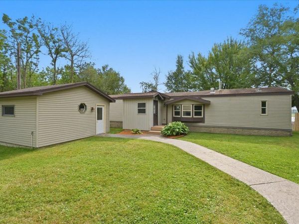 5226 E Lake Road, Saginaw, MN 55779