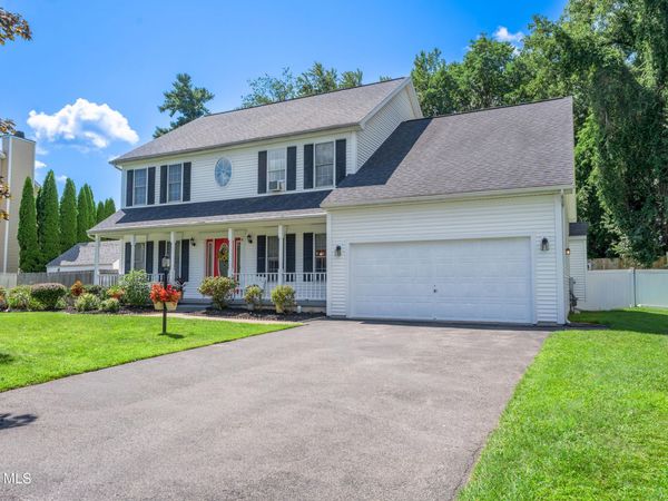12 Sarah Court, Colonie, NY 12205
