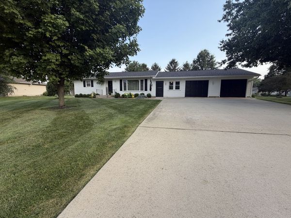 28121 Woodside Drive , Rock Falls, IL 61071