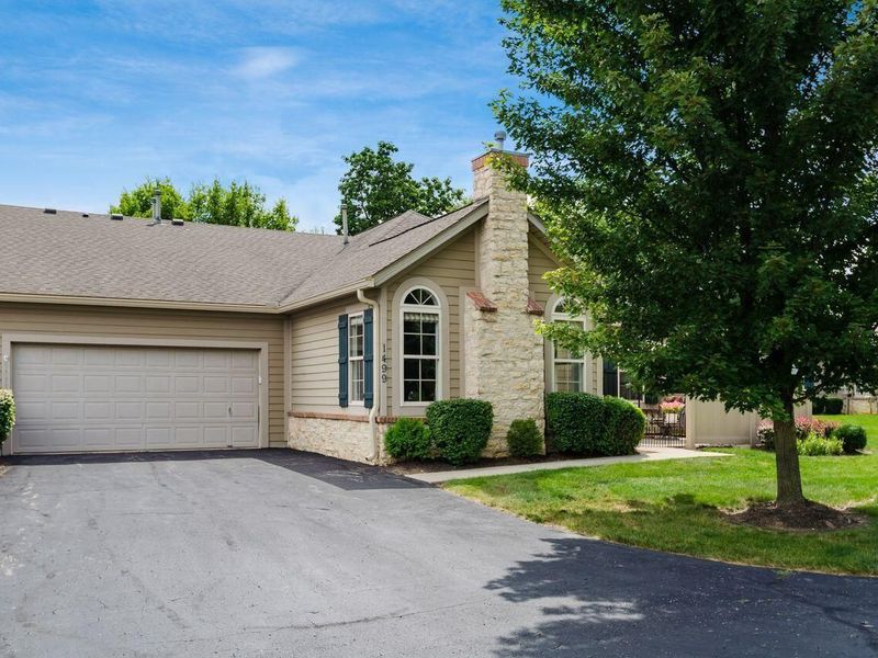1499 Cascade Drive, Unit 24, Grove City, OH 43123 Photo 2