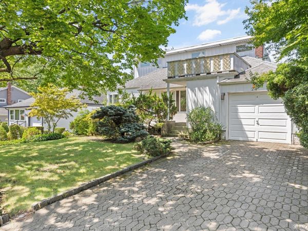 24 Cornell Drive, Great Neck, NY 11020