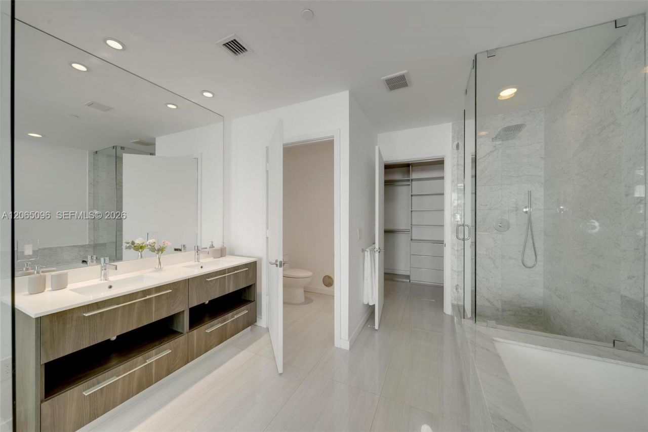 480 NE 31st St , Unit 605, Miami, FL 33137 Photo