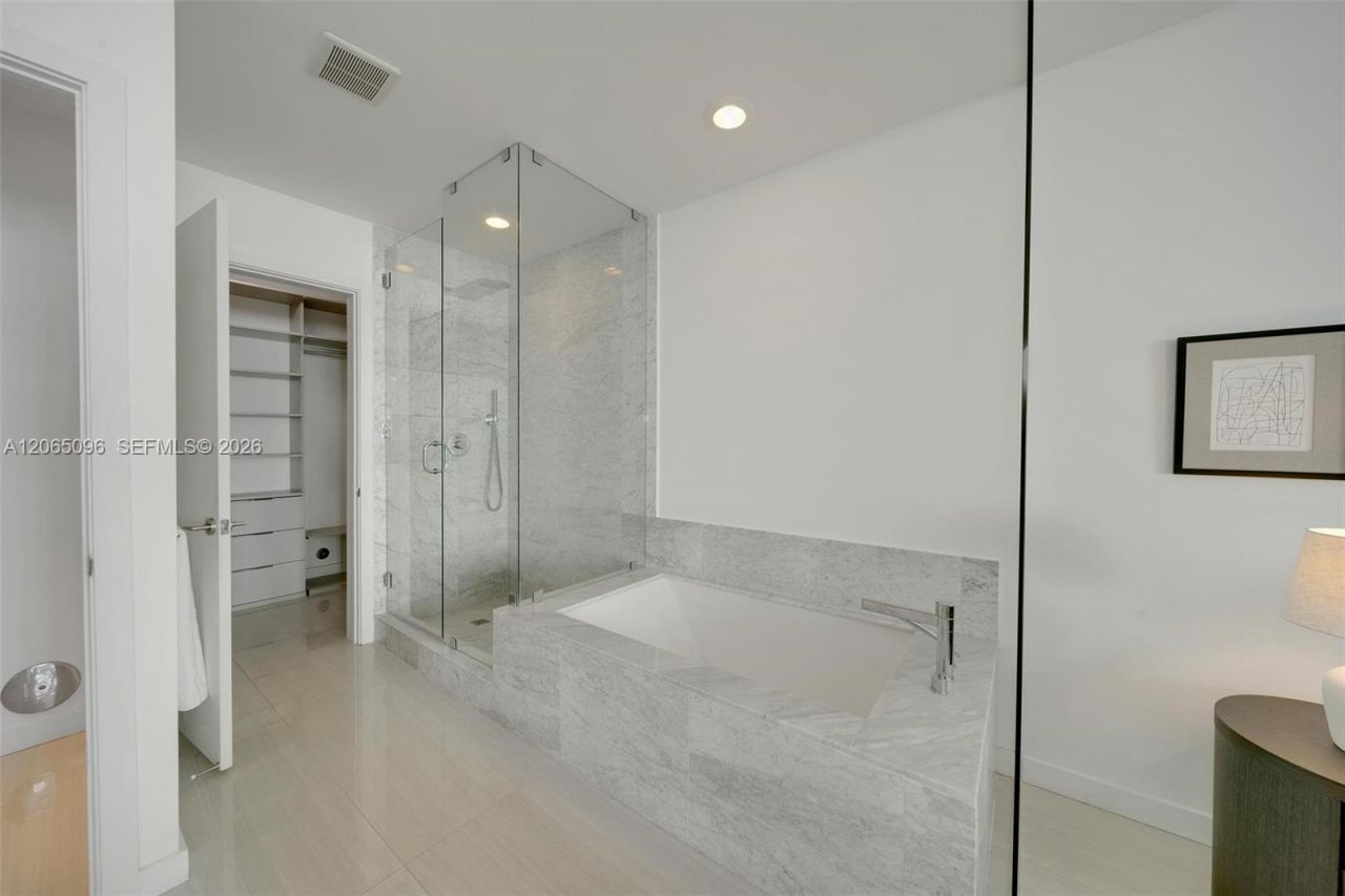 480 NE 31st St , Unit 605, Miami, FL 33137 Photo