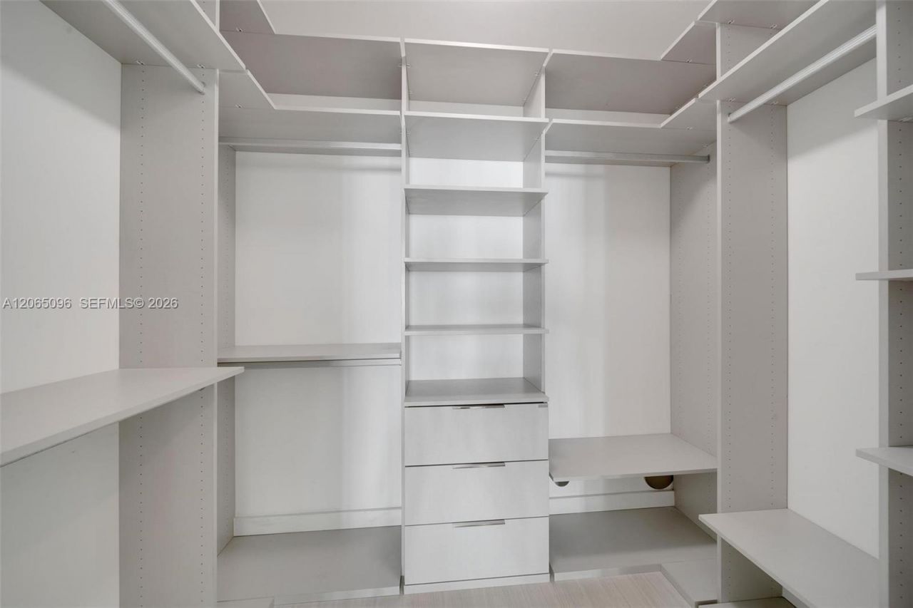 480 NE 31st St , Unit 605, Miami, FL 33137 Photo