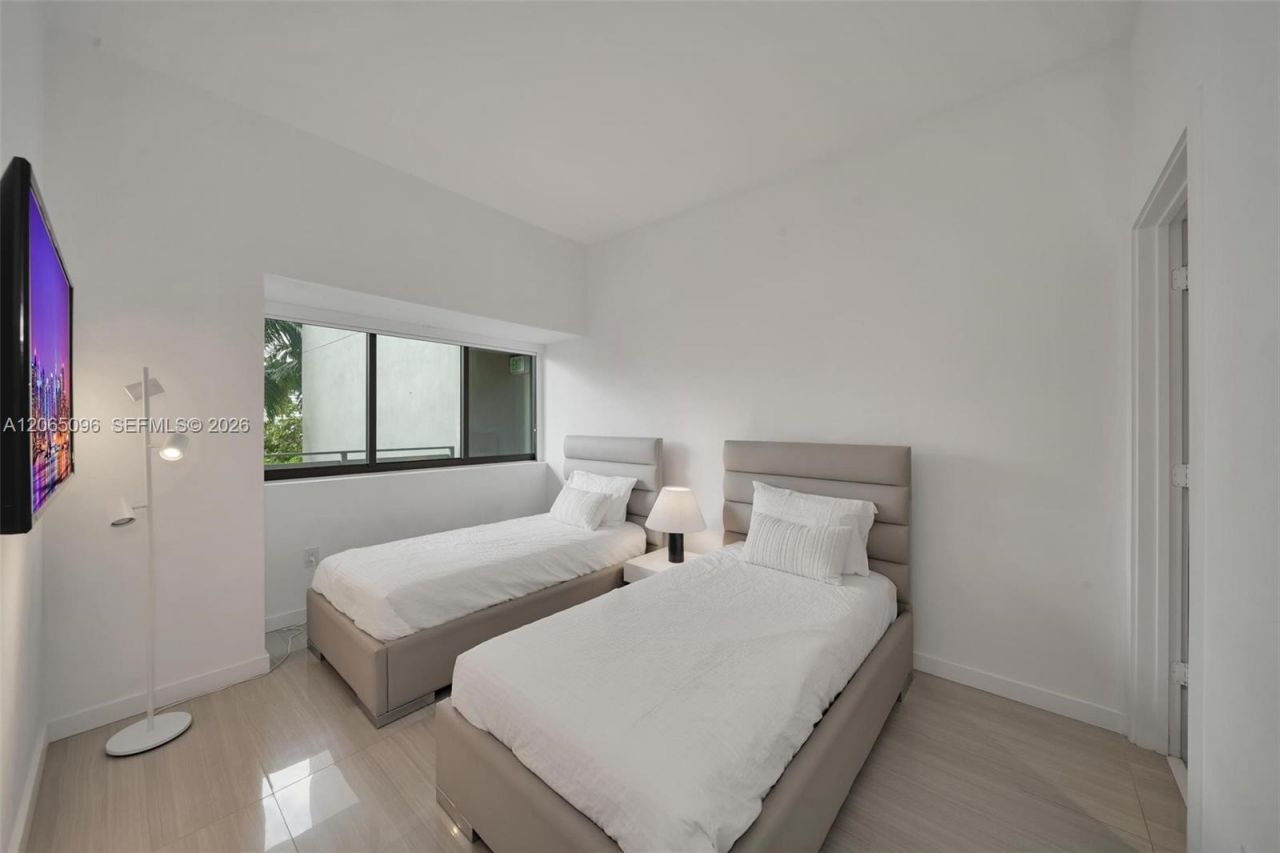 480 NE 31st St , Unit 605, Miami, FL 33137 Photo