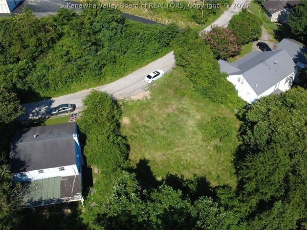 184 Leftwich Avenue, Madison, WV 25130