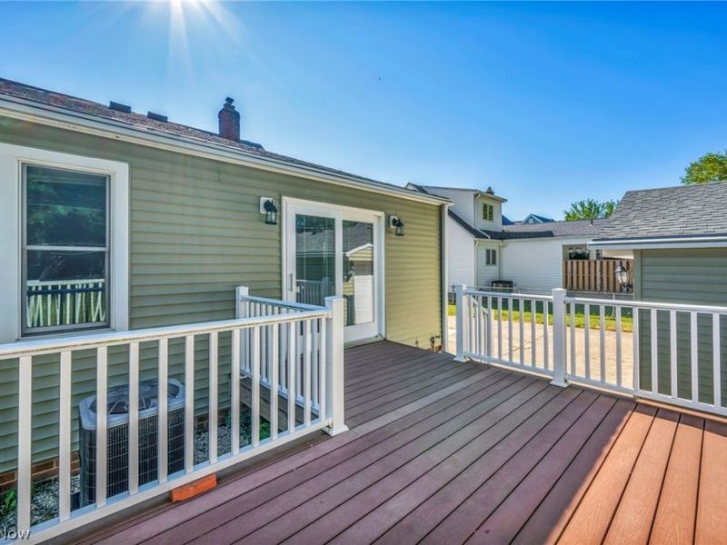 5234 Karen Isle Drive, Willoughby, OH 44094 Photo 6
