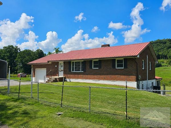 303 Bent Mountain Road, Lerona, WV 25971