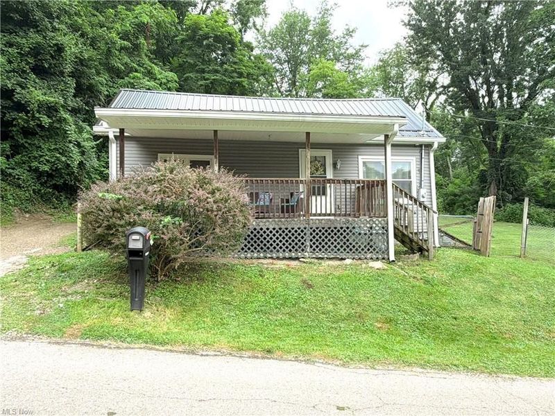 349 Fishers Lane, Zanesville, OH 43701 Photo 2